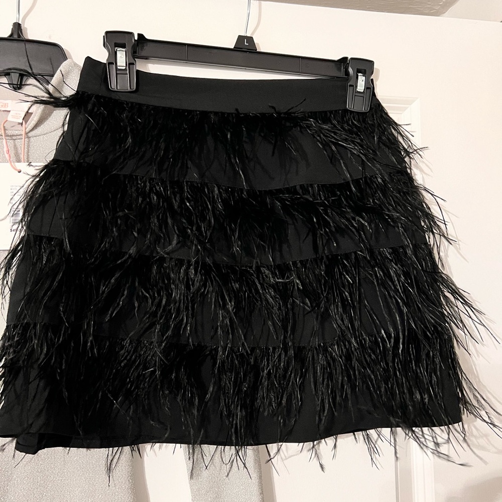 GB by Giani Bini from Dillard’s NWT Size XS Black Feather Mini Skirt